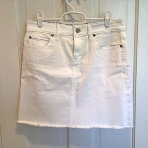 Vineyard Vines White Denim Mini Skirt Size 4